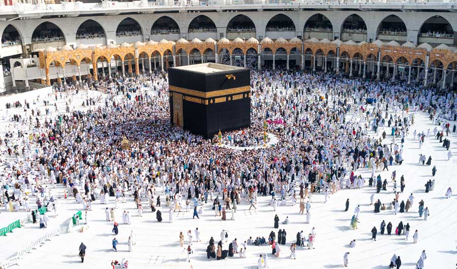 أهم احتياجات السفر للعمرة للرجال